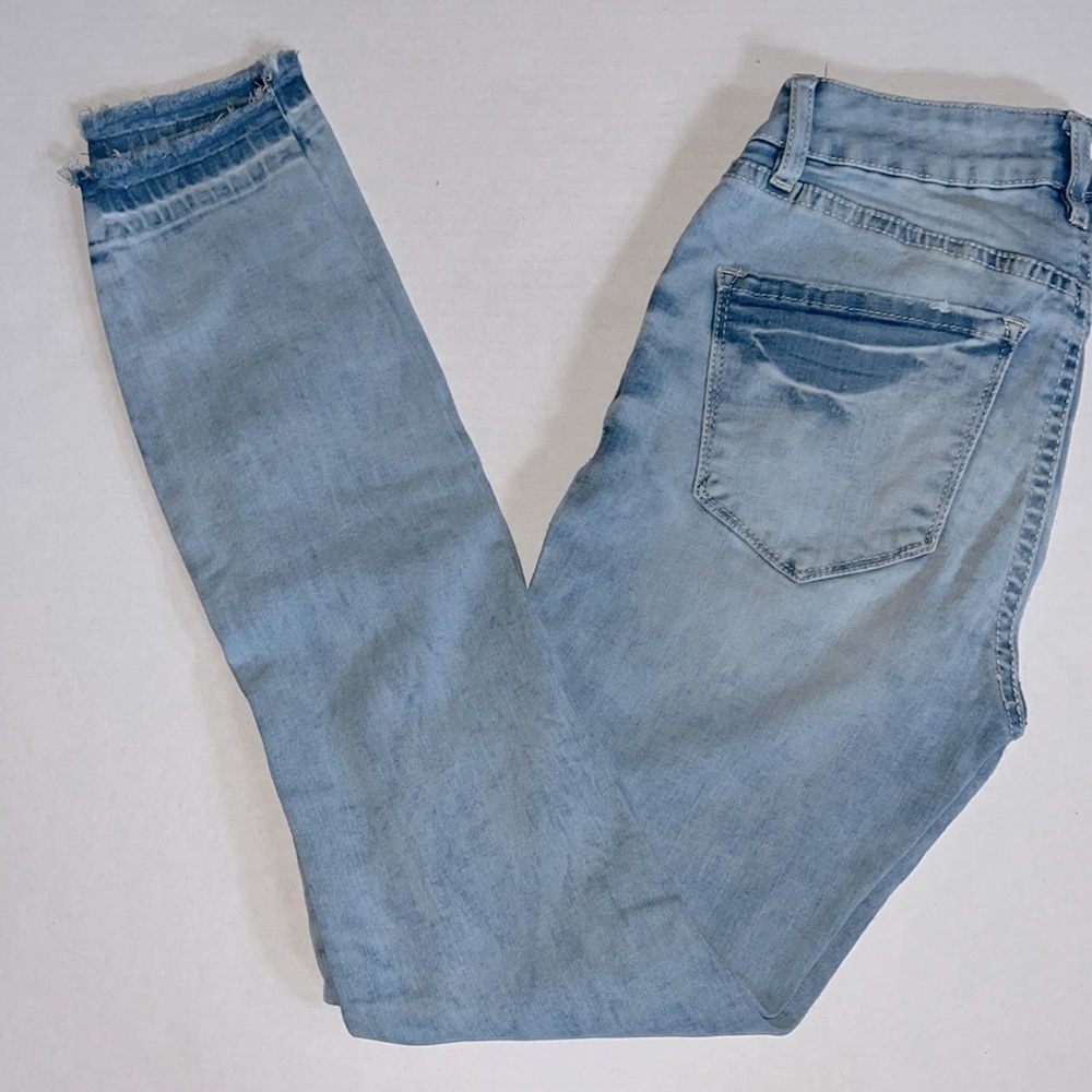 Refuge distressed skinny jeans